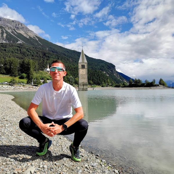 Um den schönsten See Südtirols laufen